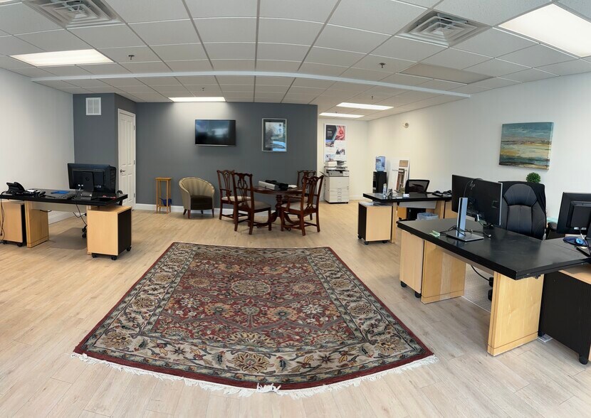 More Photos Of 377 Main St, Niantic Apartments For Lease