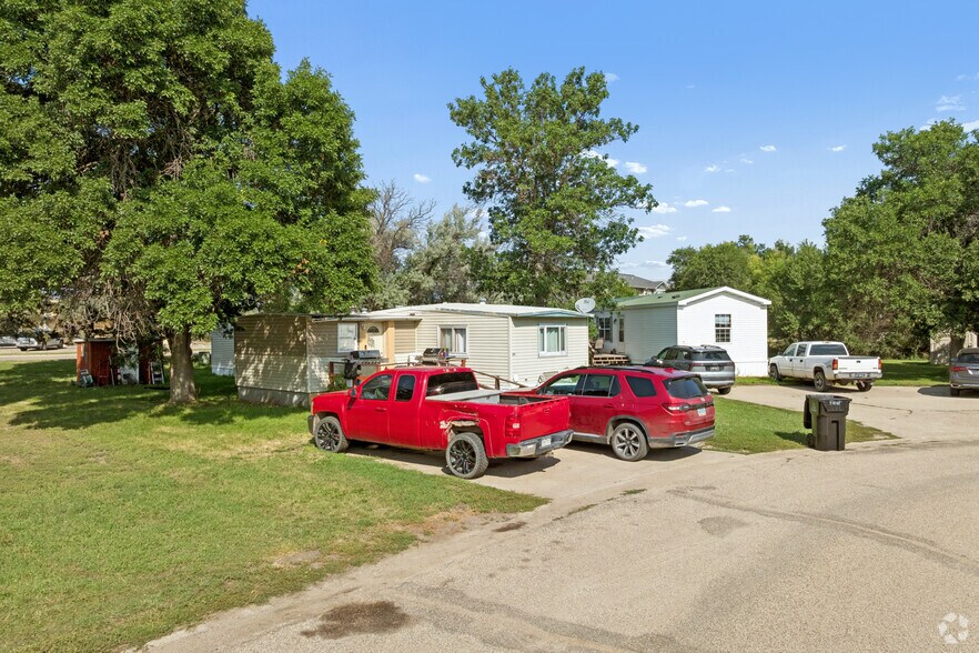 More Photos Of 2600 University Ave, Williston Manufactured Housing Mobile Home Park For Sale