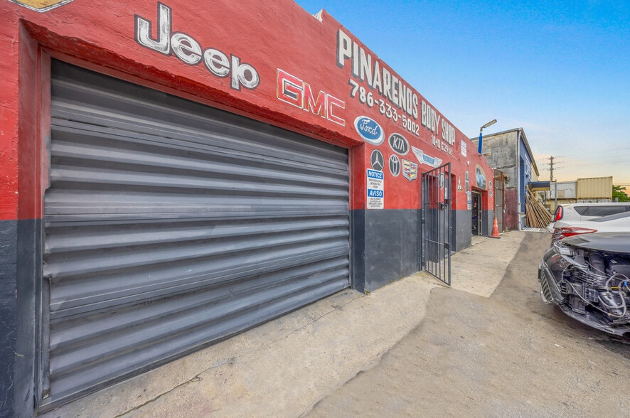 More Photos Of 1040 E 29th St, Hialeah Warehouse For Sale