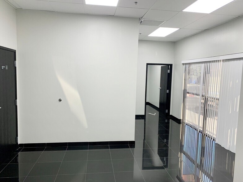 More Photos Of 6560 Spencer & E Sunset St, Las Vegas Warehouse For Lease