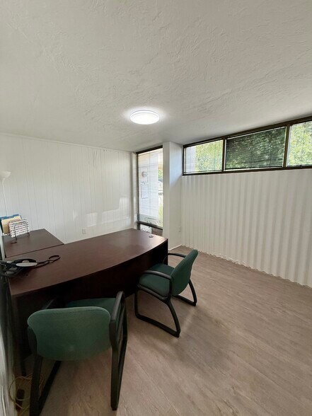 More Photos Of 2155 Main St, Sarasota Medical For Lease