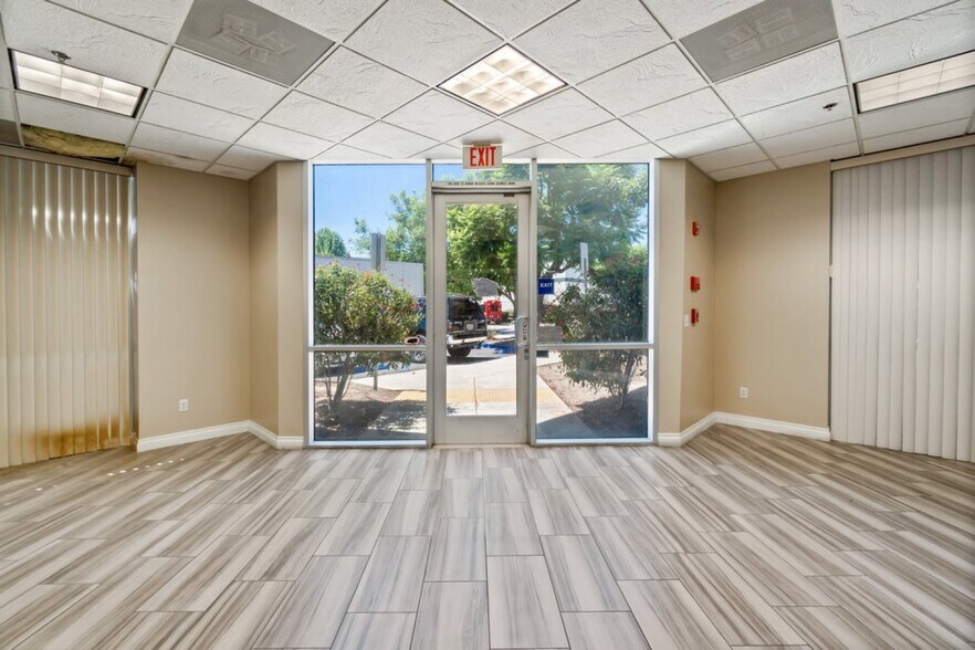 More Photos Of 1190 N Del Rio Pl, Ontario Warehouse For Sale