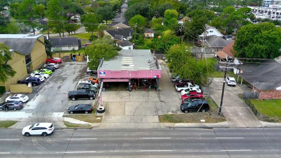 More Photos Of 7004 S Gessner Rd, Houston Auto Repair For Sale