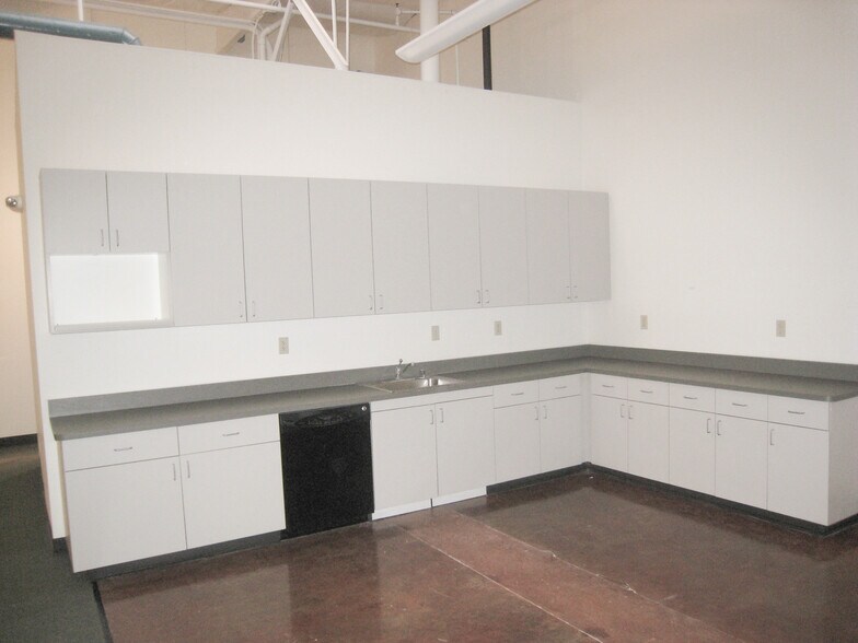 More Photos Of 4614 2nd St, Davis Research And Development For Lease
