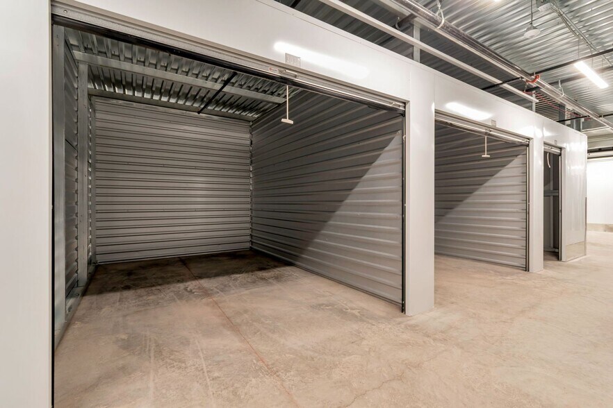 More Photos Of 275 W Bullriver Rd, Lehi Self Storage For Sale