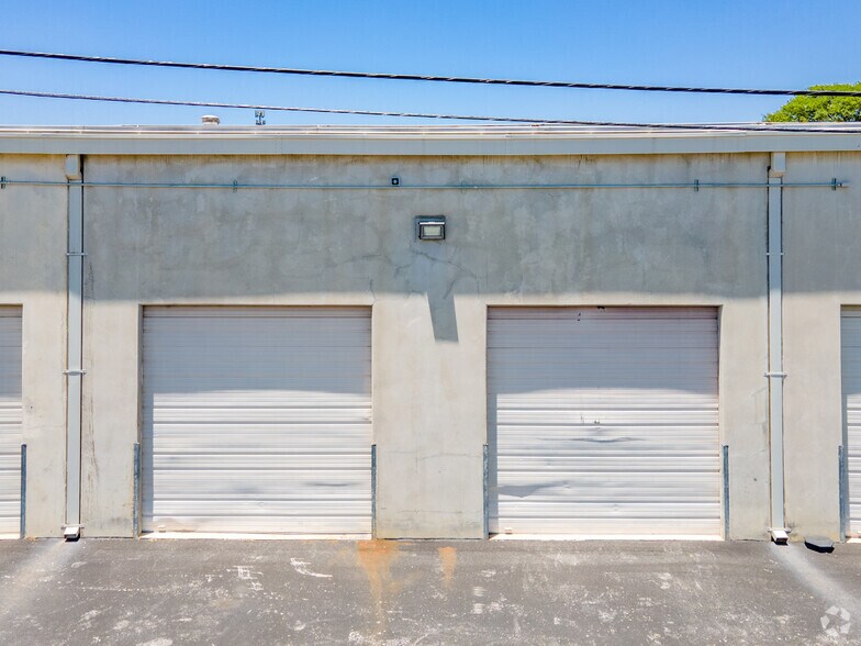 More Photos Of 3453 IH-35 N, San Antonio Unknown For Lease