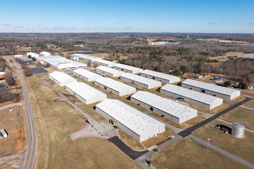 More Photos Of 200 Kentuck Rd, Danville Warehouse For Sale