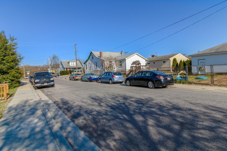 More Photos Of 620-626 Franklin Ave, Essex Warehouse For Sale