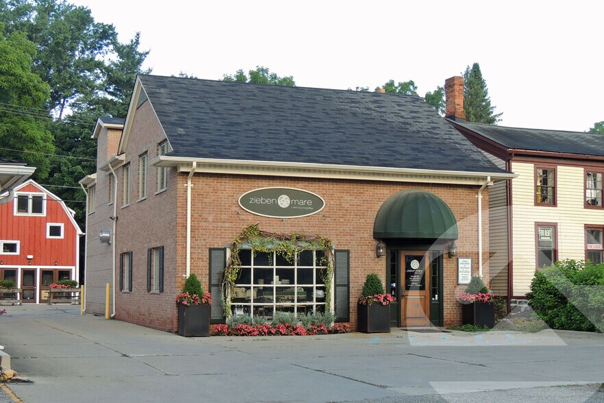 More Photos Of 32749 Franklin Rd, Franklin Garden Center For Sale