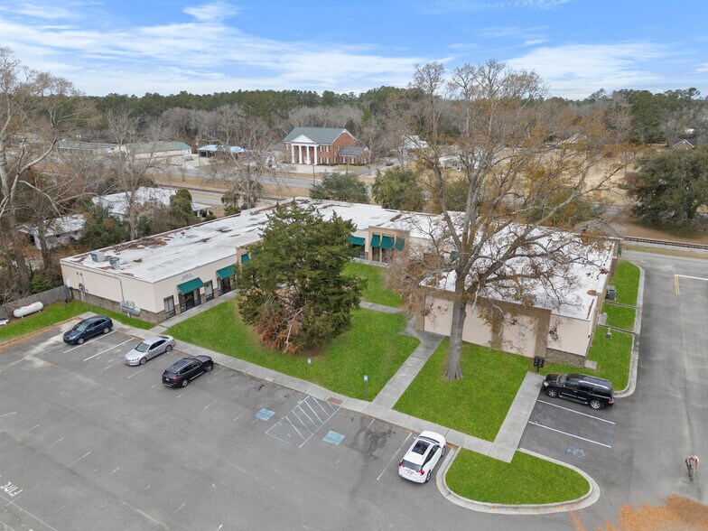 More Photos Of 175 W Railroad St, Pembroke Storefront For Sale