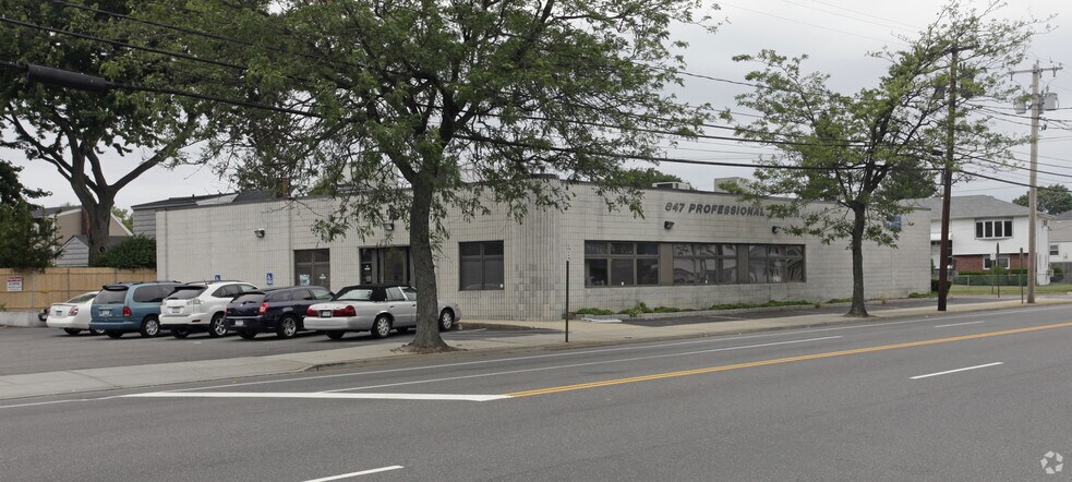 More Photos Of 847 N Broadway, Massapequa Medical For Sale
