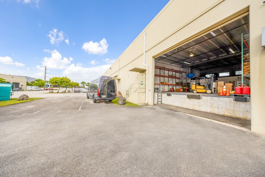 More Photos Of 10800 NW 21st St, Miami Warehouse For Sale