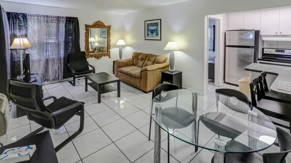 More Photos Of 1411 S Federal Hwy, Hollywood Hotel For Sale