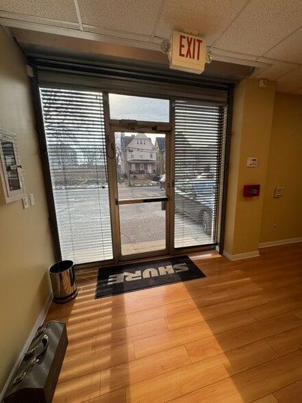 More Photos Of 134 Myer St, Hackensack Warehouse For Lease