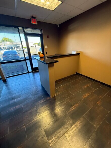 More Photos Of 9210 W Union Hills Dr, Peoria Medical For Sale