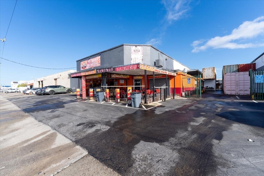 More Photos Of 3595 NW 54th St, Miami Warehouse For Sale