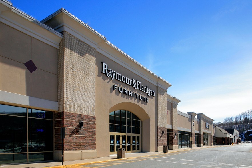 More Photos Of 410 Reidville Dr, Waterbury Freestanding For Lease