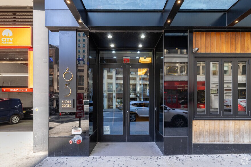 More Photos Of 65 W 36th St, New York Loft Creative Space For Lease