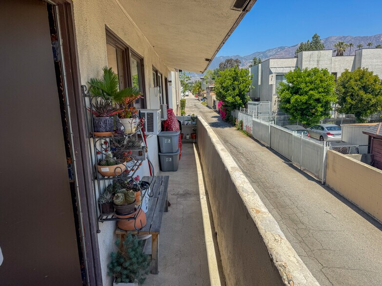 More Photos Of 826 N Fair Oaks Ave, Pasadena Land For Sale