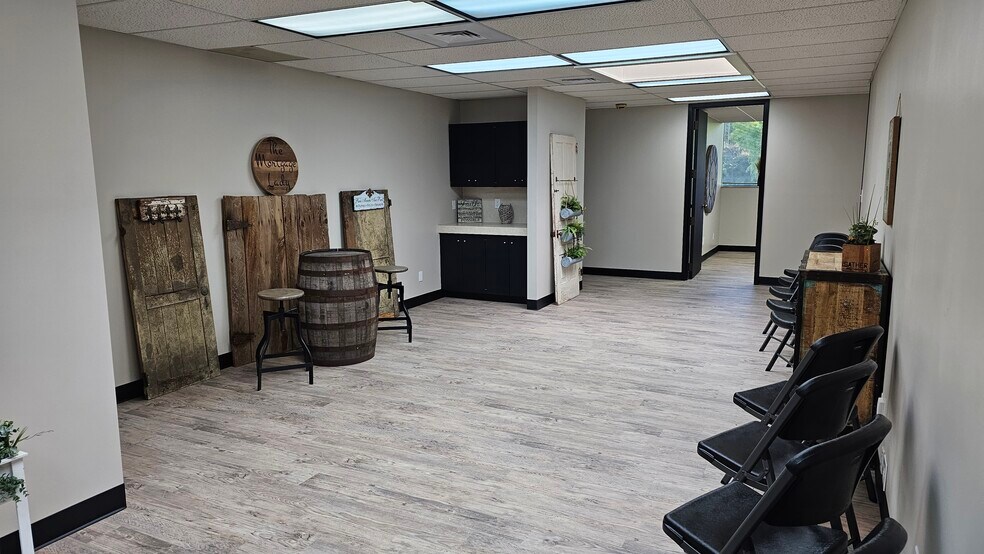 More Photos Of 6258 W Pierson Rd, Flushing Medical For Lease