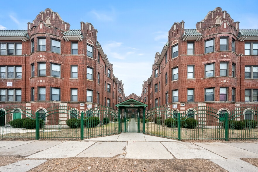 Primary Photo Of 4408-4414 S Drexel Blvd, Chicago Apartments For Sale