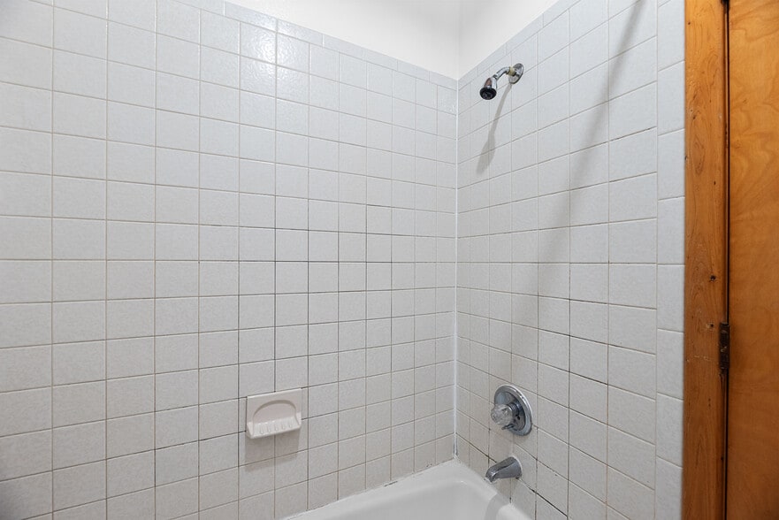 More Photos Of 1711 Bobby Lee Trl, Kill Devil Hills Apartments For Sale