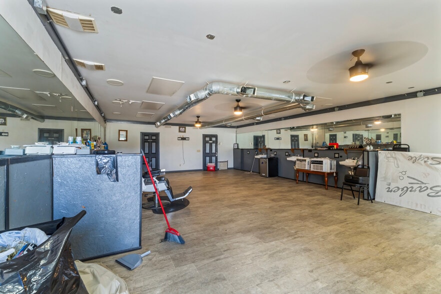 More Photos Of 2 S Park Rd SW, Birmingham General Retail For Sale