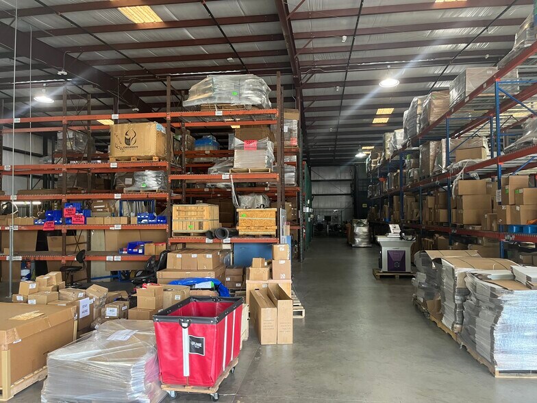 More Photos Of 9201 Winkler Dr, Houston Warehouse For Sale