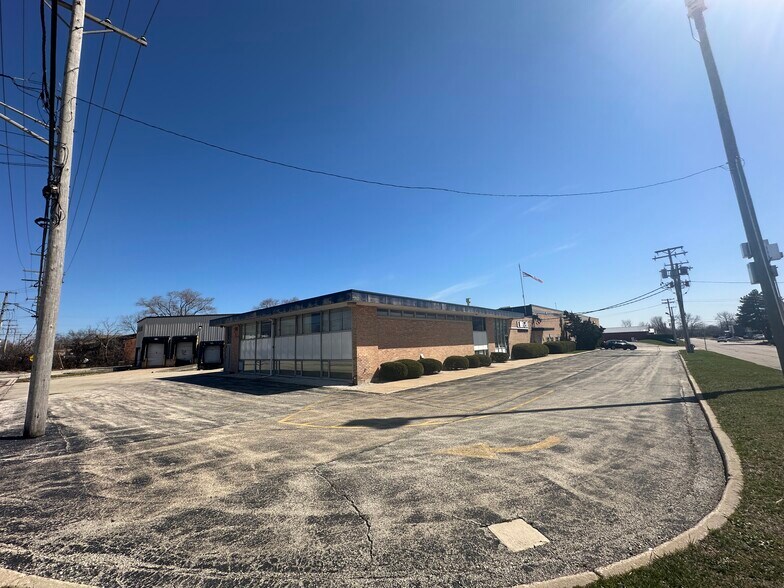More Photos Of 135 Le Baron St, Waukegan Industrial For Lease