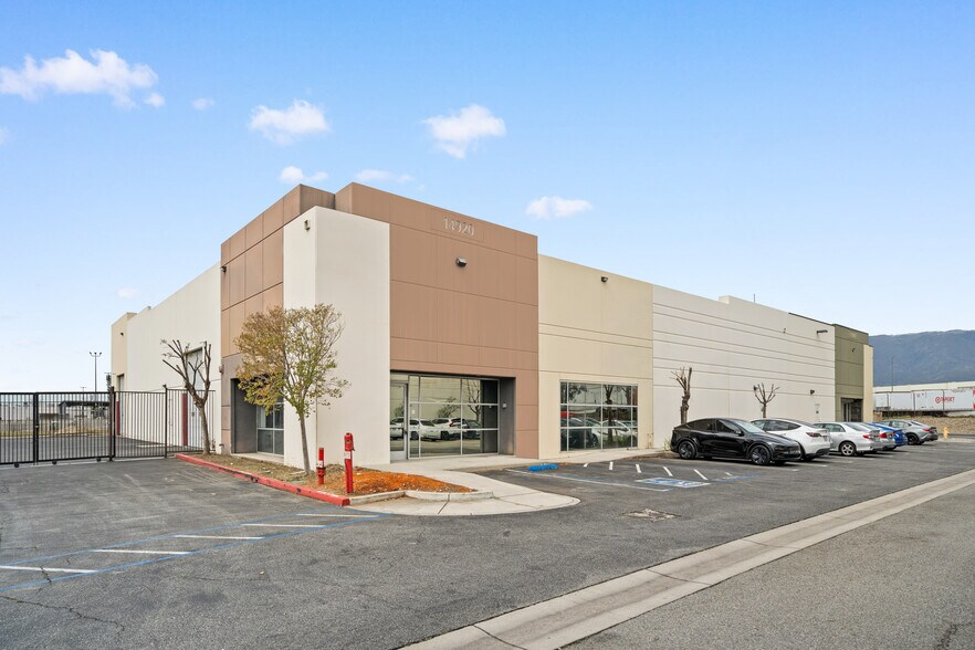 Primary Photo Of 14920 Hilton Dr, Fontana Warehouse For Sale