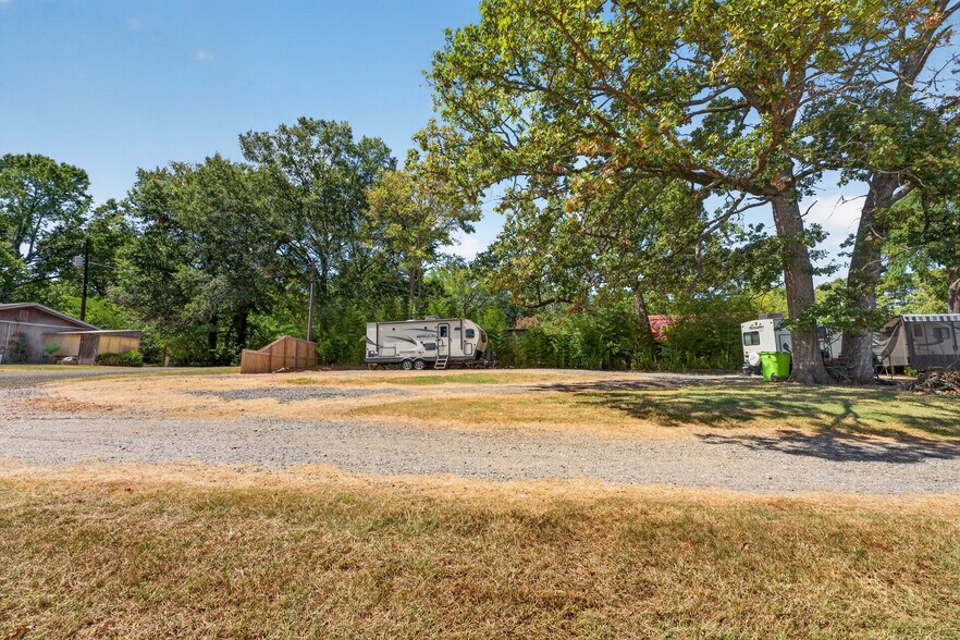 More Photos Of 505 Bub Hayner Rd, Karnack Apartments For Sale