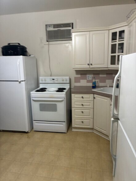 More Photos Of 129 Montgomery Ave, Bala Cynwyd Freestanding For Sale