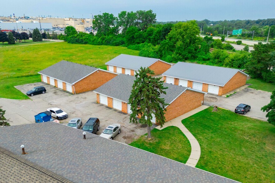 More Photos Of 3651 Balfour Ct, Flint Multifamily For Sale
