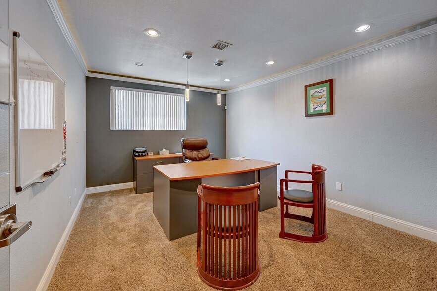 More Photos Of 7030 E 46th Avenue Dr, Denver Warehouse For Sale