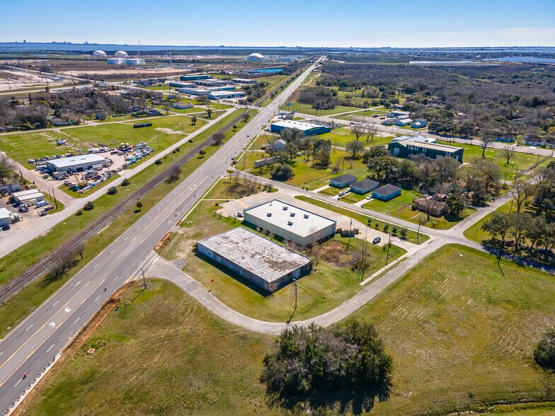 More Photos Of 2002 Highway 3, La Marque Industrial For Sale