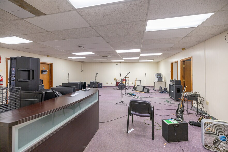 More Photos Of 281 Main St, Fitchburg Storefront Retail Office For Sale