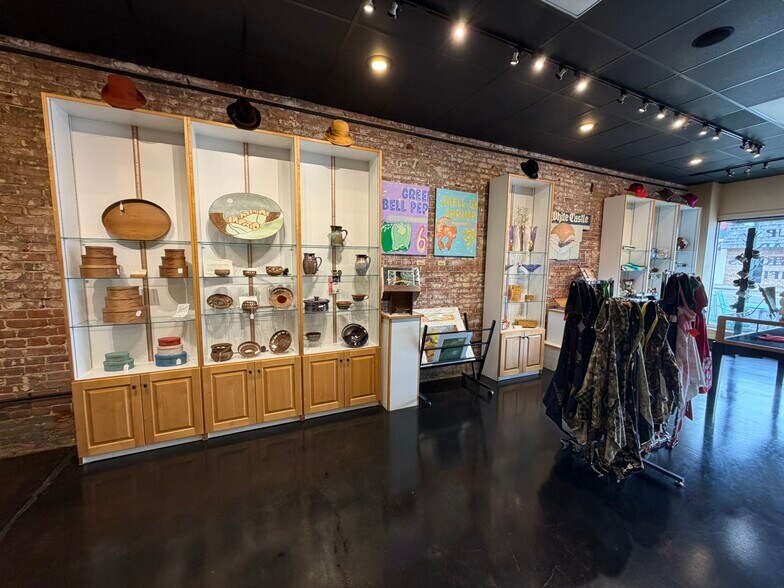 More Photos Of 615 Mena St, Mena Restaurant For Sale