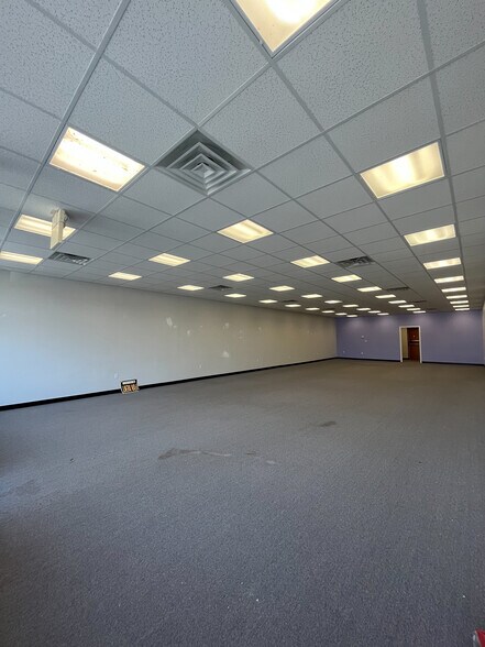 More Photos Of 204 E 6th St, Ridgely Storefront For Lease