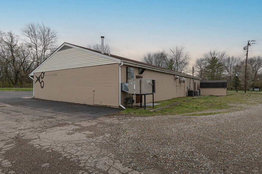 More Photos Of 749-751 Dayton Oxford Rd, Carlisle Freestanding For Lease