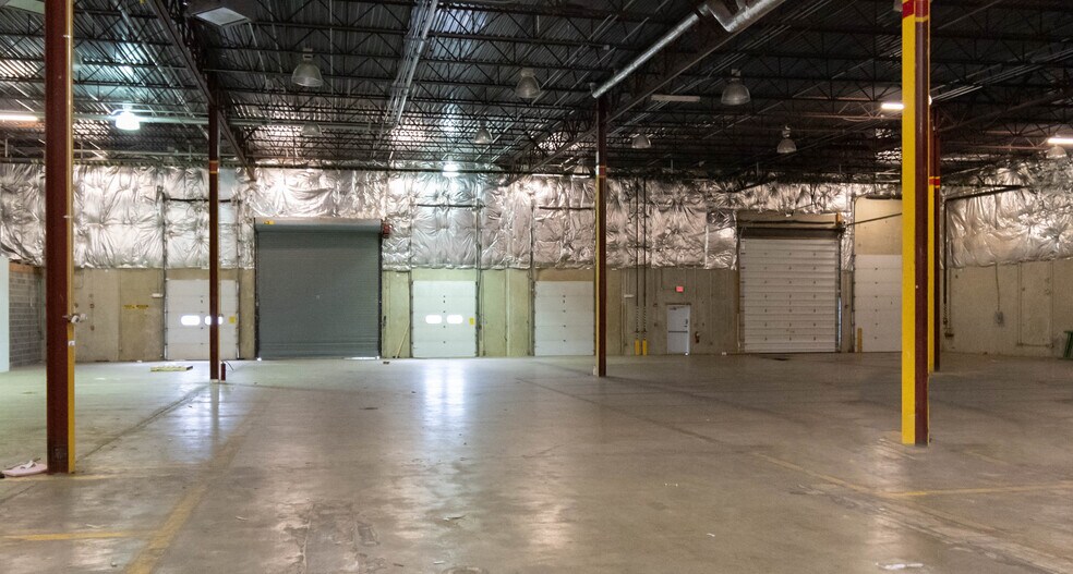 More Photos Of 22633 Davis Dr, Sterling Warehouse For Lease