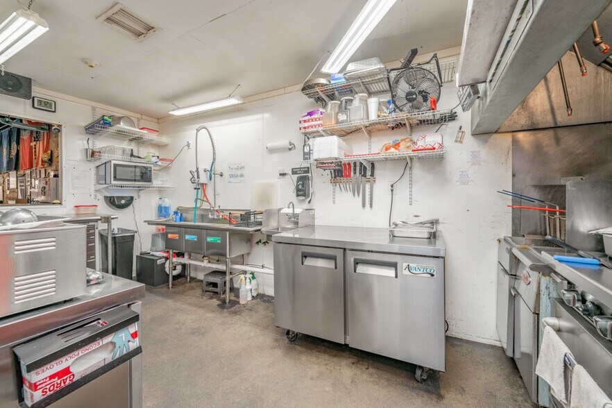 More Photos Of 217 N Washington Ave, Wellington Restaurant For Sale