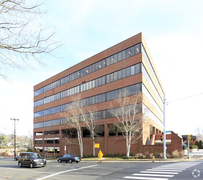 Primary Photo Of 1281 E Main St, Stamford Medical For Lease