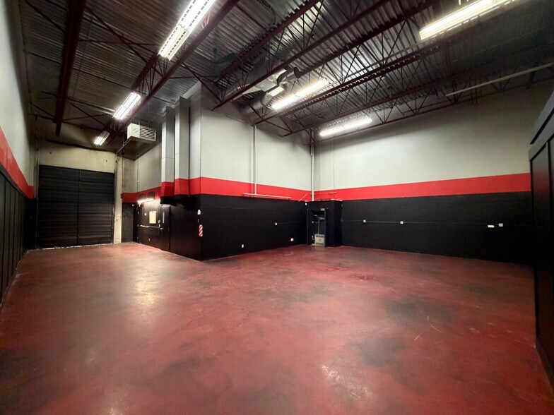 More Photos Of 1952 Kingsway Ave, Port Coquitlam Warehouse For Sale