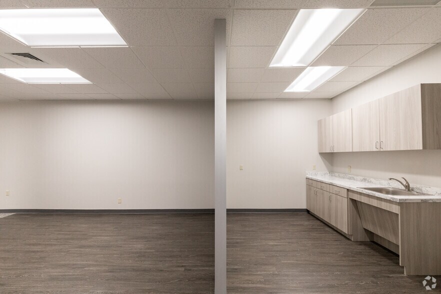 More Photos Of 16420 Park Ten Place Dr, Houston Office Residential For Lease