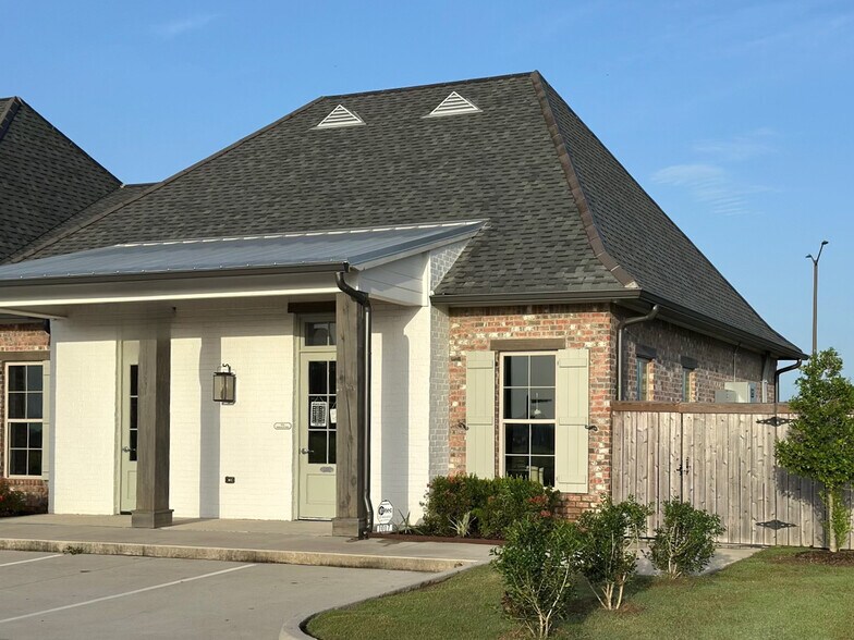 More Photos Of 1017 Apollo Rd, Scott Storefront For Lease