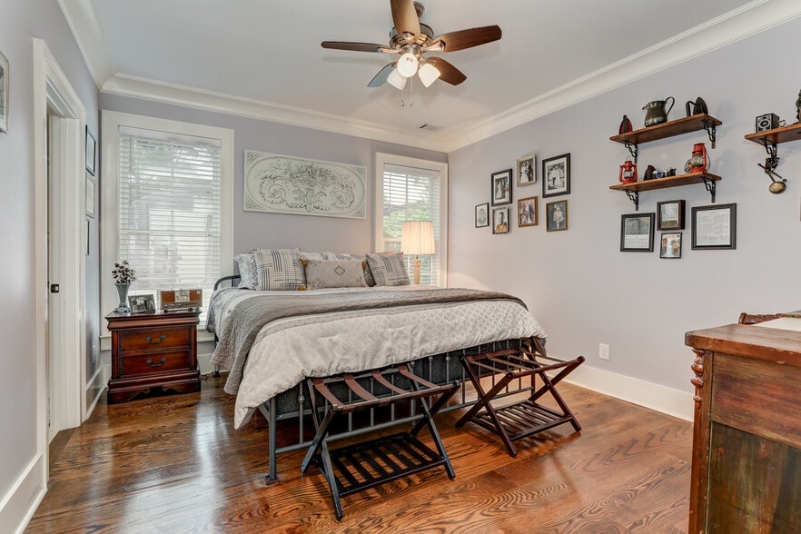 More Photos Of 2972 Lookout Pl NE, Atlanta Office Residential For Sale