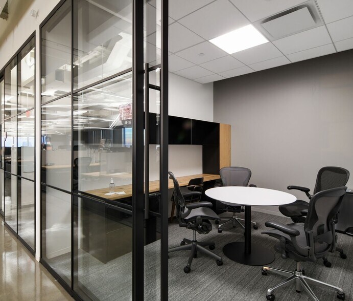 More Photos Of 4 World Trade Center, New York Office For Lease