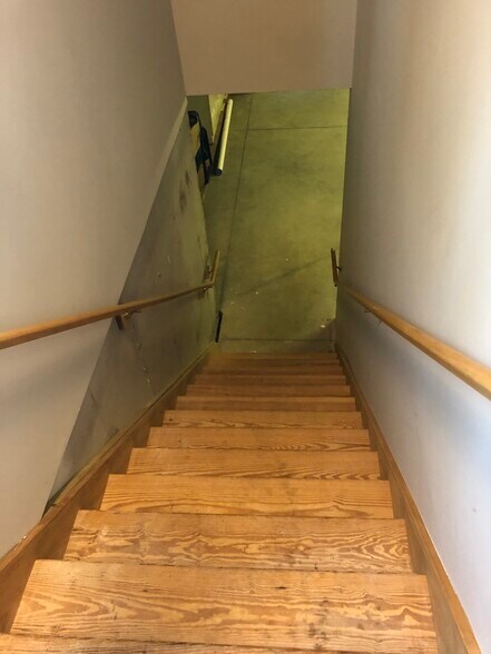 More Photos Of 27 W Sand Lake Rd, Wynantskill Medical For Sale