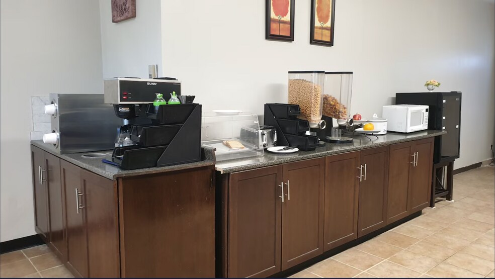 More Photos Of 5505 Highway 12 w, Coronation Hotel For Sale