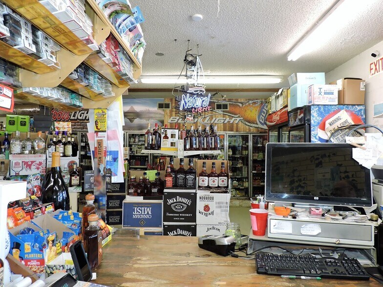 More Photos Of 2324 W Main St, Gun Barrel City General Retail For Sale